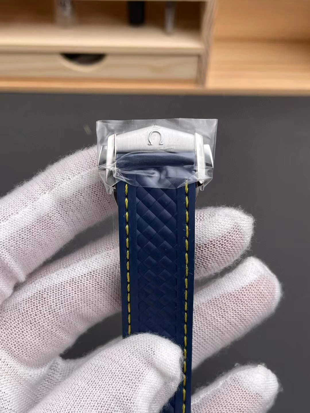 Bold CBD Factory Omega Seamaster Aqua Terra 150M 41mm Blue Dial Smooth Bezel Yellow Seconds Hand (220.12.41.21.03.009) 1:1 Super Clone – Dandong 8900 Movement 244